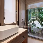 Maravilla Luxury Living &