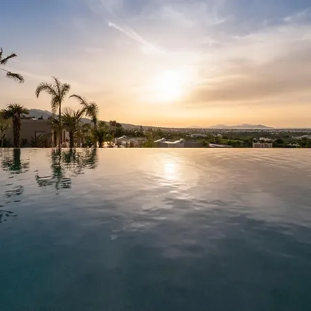 Maravilla Luxury Living &