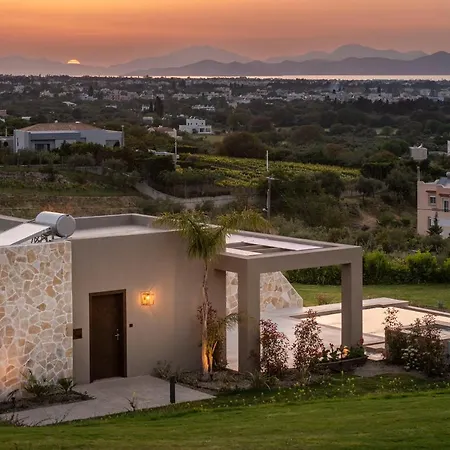 Maravilla Luxury Living &