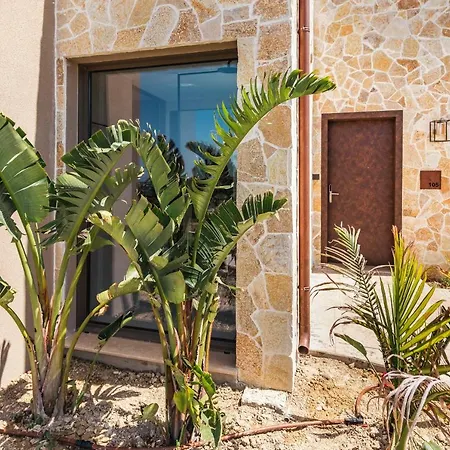 Maravilla Luxury Living *