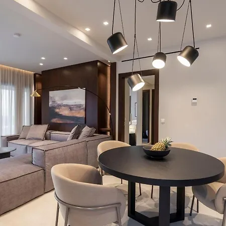 Maravilla Luxury Living &