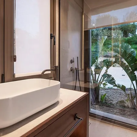 Maravilla Luxury Living &