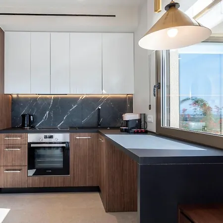 Maravilla Luxury Living & *