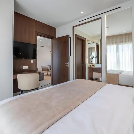 Maravilla Luxury Living