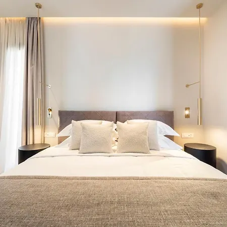 Maravilla Luxury Living &