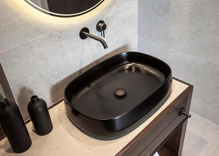 Maravilla Luxury Living &