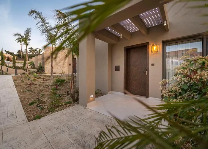 Maravilla Luxury Living &