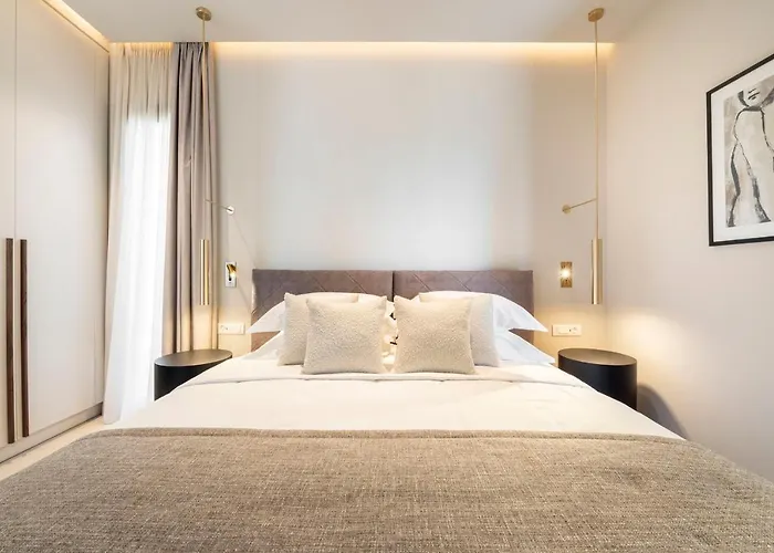 Maravilla Luxury Living &