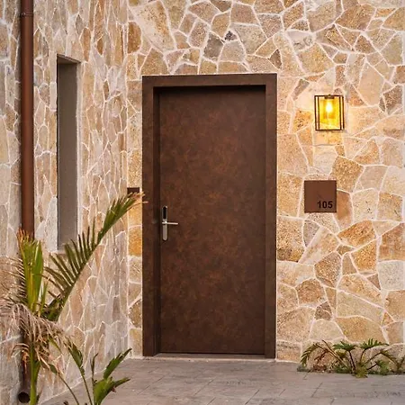 Maravilla Luxury Living &