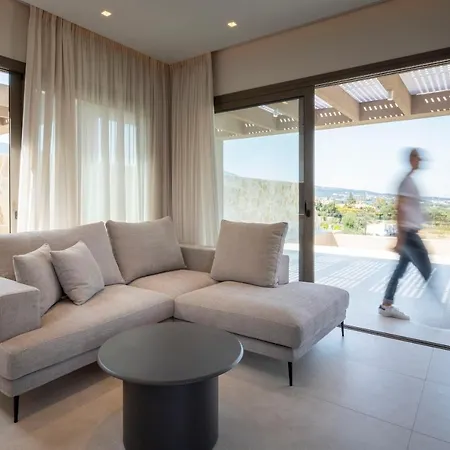 Maravilla Luxury Living & コス・タウン