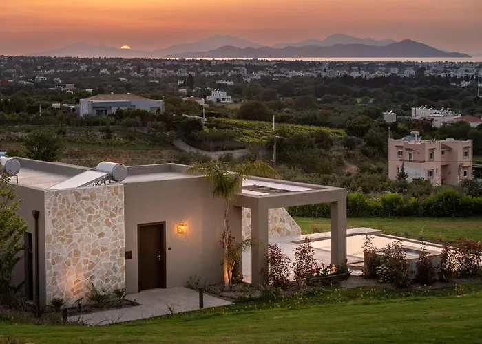 Maravilla Luxury Living &