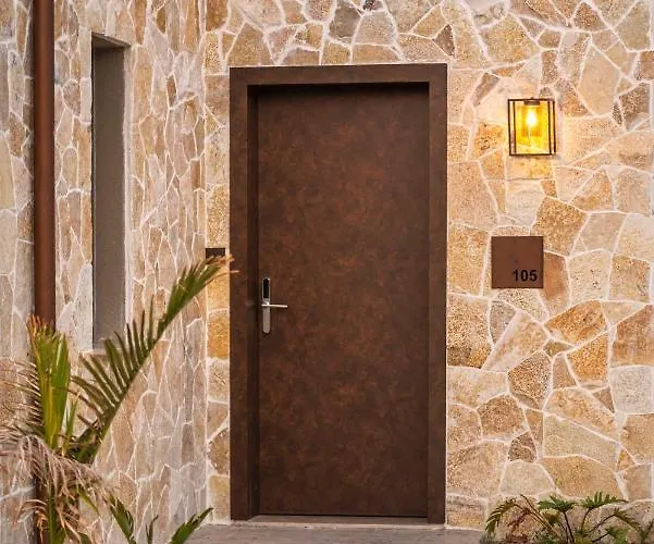 Maravilla Luxury Living &